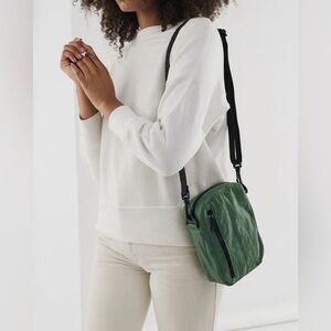 BAGGU Eucalyptus Sport Crossbody Bag